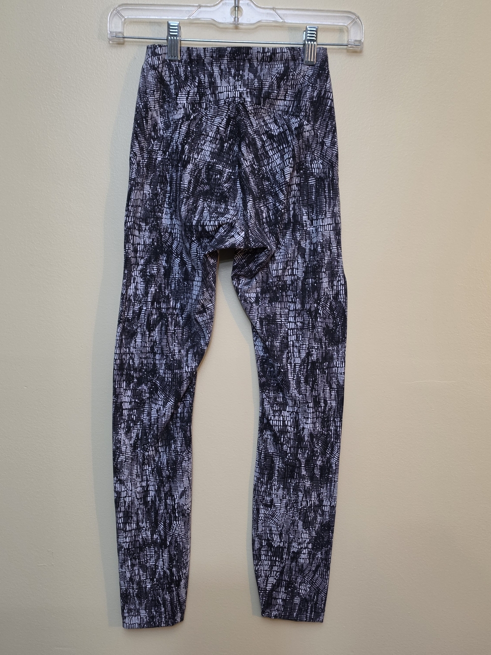 lululemon athletica Wunder Under Abstract Leggings in Black & White Size 6